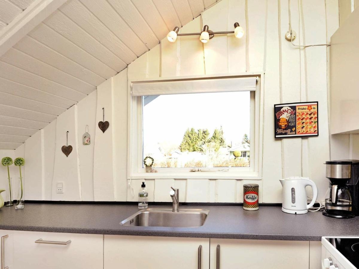 8 Person Holiday Home In Hejls Værelse billede