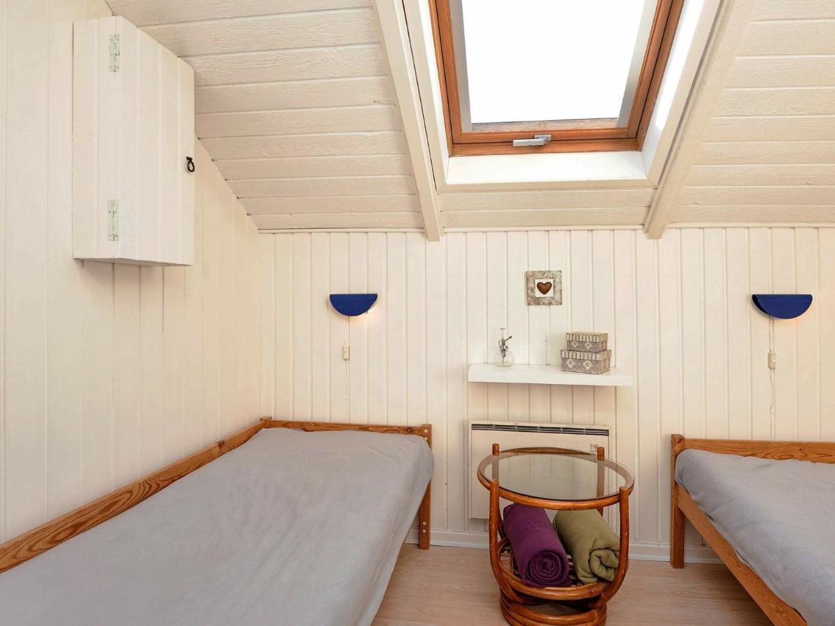 8 Person Holiday Home In Hejls Eksteriør billede