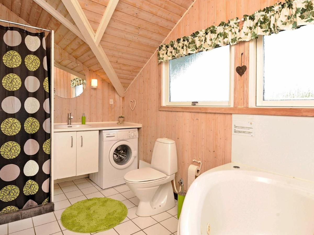 8 Person Holiday Home In Hejls Eksteriør billede
